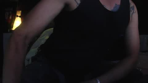 YOUNEEKWAYSTOPLEASEYOU online show from October 1, 4:33 pm