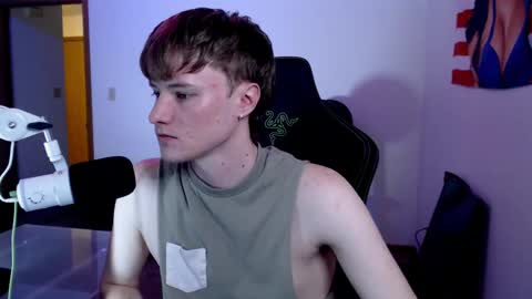 gucciboi4 online show from January 25, 3:40 am