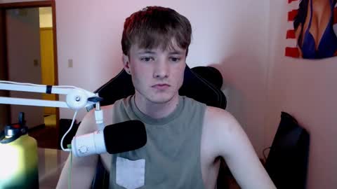 gucciboi4 online show from February 2, 3:54 am