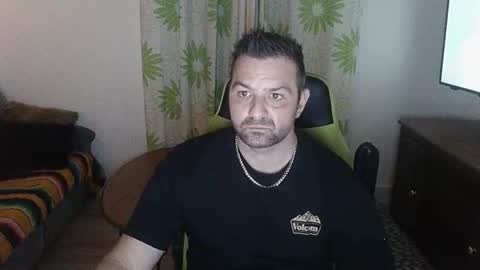 guillaume666286050 online show from May 7, 4:56 am