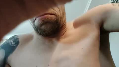 gunnarssonbenni33 online show from April 18, 8:53 pm