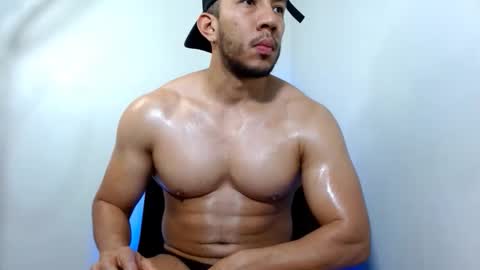 holl latino online show from April 15, 4:18 pm