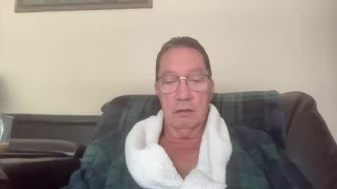 Snapshot of gwashere4u chatting on September 16, 12:39 pm gwashere4u online show from September 16, 12:39 pm