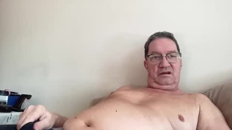 Snapshot of gwashere4u chatting on December 30, 5:23 pm gwashere4u online show from December 30, 5:23 pm