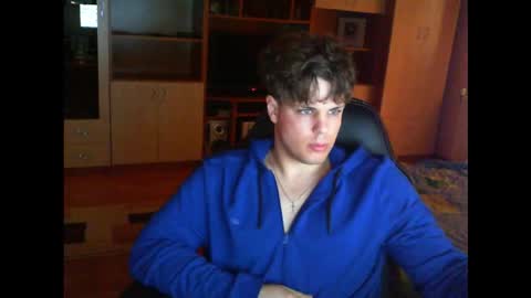 gymguy0505 online show from March 19, 7:44 am