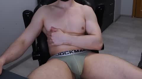 gymmaster05 online show from June 11, 11:36 pm