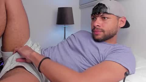 Independent       model  online show from March 18, 11:08 pm