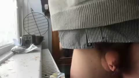 handncocknocum online show from December 3, 8:03 am