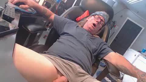 handystud33 online show from May 31, 5:12 pm