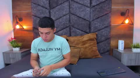 HANNA AND AXEL online show from January 3, 8:22 pm