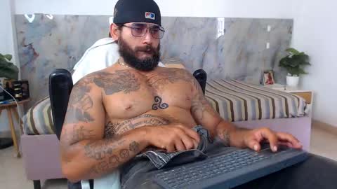 hanz_col online show from April 17, 2:53 pm