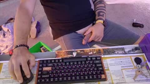 Josh Hamilton online show from November 18, 7:06 pm