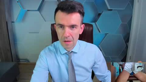 Steve online show from April 19, 3:17 am