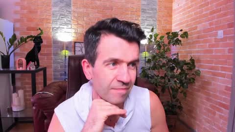 Steve online show from February 1, 10:48 am