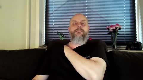 MrLazy online show from April 16, 5:46 pm