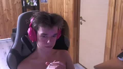 harry_gray_ online show from July 18, 4:34 pm