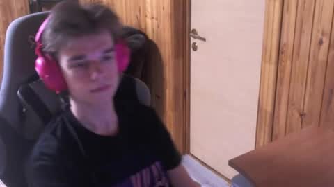 harry_gray_ online show from July 17, 4:24 pm