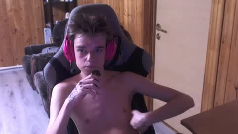 harry_gray_ online show from July 19, 4:35 pm