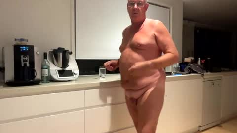 Snapshot of hb2283 chatting on December 10, 6:28 pm h babe online show from December 10, 6:28 pm