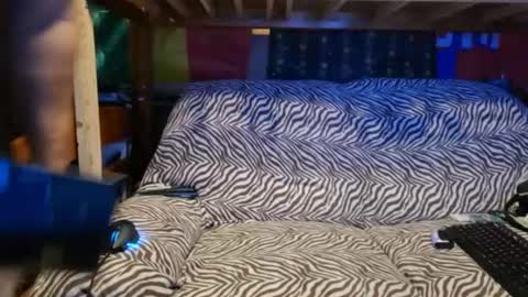 xxScubaStevexx online show from July 17, 7:37 am