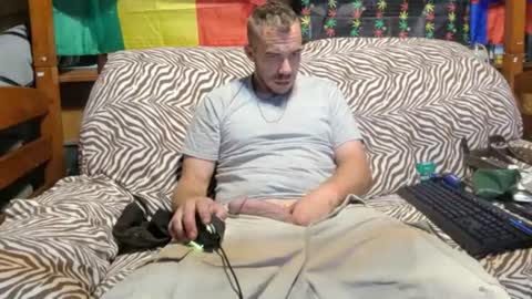 xxScubaStevexx online show from July 14, 11:38 am