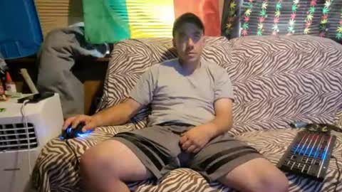 xxScubaStevexx online show from July 4, 3:04 pm