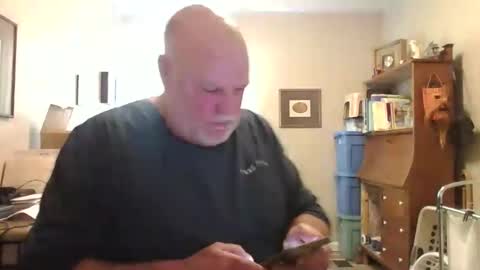 helloforfun111 online show from February 22, 5:25 pm