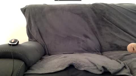 Hendo online show from January 28, 12:05 am