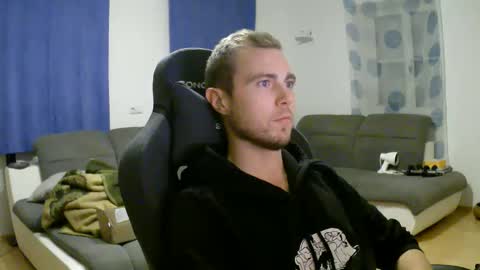 John Pearl online show from December 15, 8:28 pm