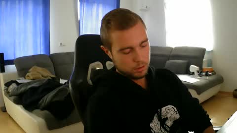 Snapshot of herbstenden chatting on October 22, 12:53 pm John Pearl online show from October 22, 12:53 pm