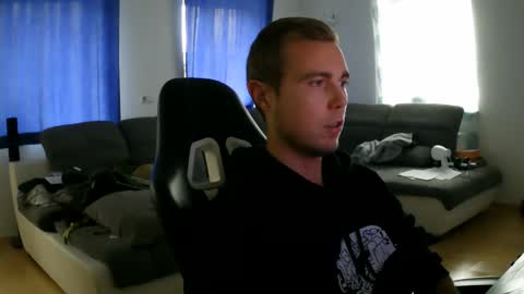 John Pearl online show from October 25, 2:30 pm