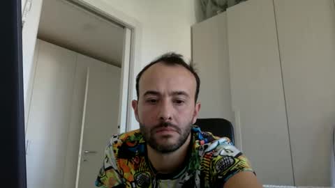 Snapshot of hhombre chatting on October 27, 1:24 pm hhombre online show from October 27, 1:24 pm