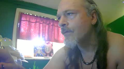 hippiedad333 online show from June 6, 8:48 pm
