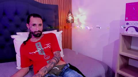 Hisoka online show from April 7, 8:20 pm