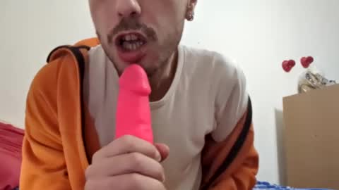 hitmenoww online show from December 6, 8:26 am