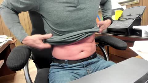 Snapshot of hnic9999 chatting on January 31, 10:42 pm Nick online show from January 31, 10:42 pm