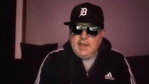 holden_minutz online show from February 4, 8:42 am