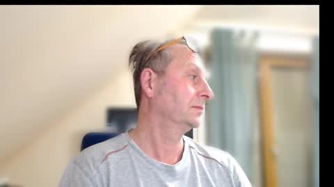 Snapshot of hondowill chatting on January 8, 9:01 pm Bernd online show from January 8, 9:01 pm