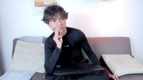 honeymoon_sariel online show from June 17, 1:46 pm