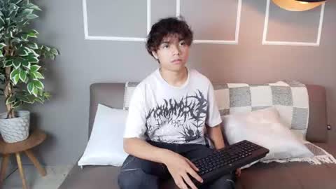 honeymoon_sariel online show from June 27, 1:50 pm