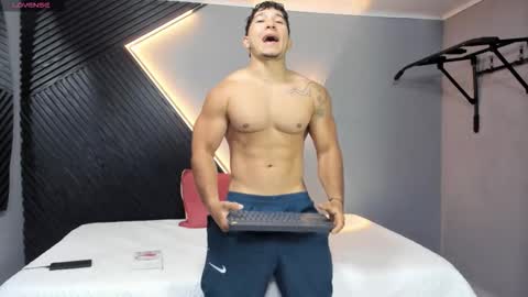 horny_nick18 online show from March 20, 2:32 pm