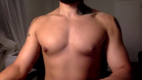 Snapshot of hornybbcxx chatting on October 20, 3:54 am hornybbcxx online show from October 20, 3:54 am