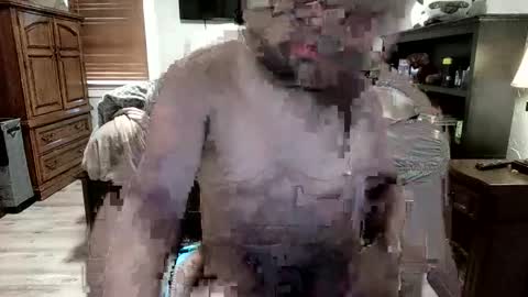 hornydude695088 online show from May 25, 6:36 pm