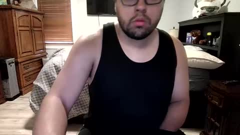 hornydude695088 online show from May 24, 5:41 pm