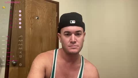 Hornytightboy89 online show from December 26, 11:03 pm