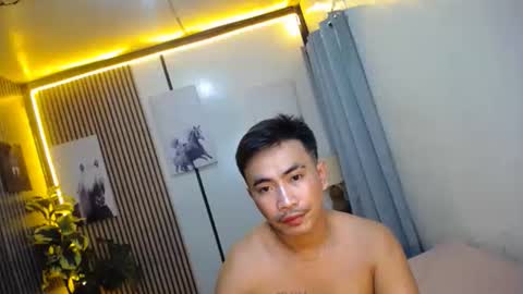 Snapshot of hot_khevin chatting on October 20, 7:07 pm hot_khevin online show from October 20, 7:07 pm
