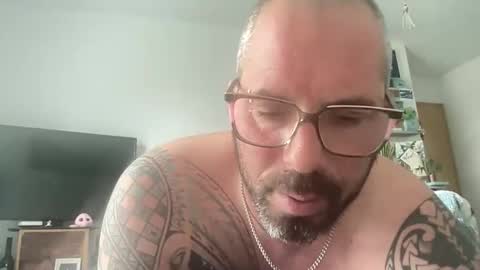 letmedoo2 online show from March 21, 7:23 am