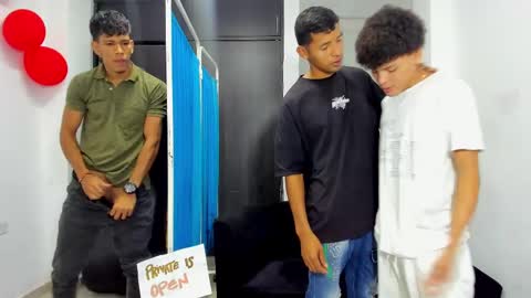 Vanesa Oliver and Andrew online show from February 25, 10:37 am