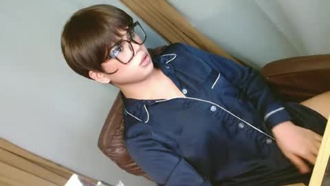 hotasian_ online show from June 12, 5:22 pm