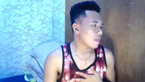 HOTASIANGUYX online show from January 1, 12:00 pm